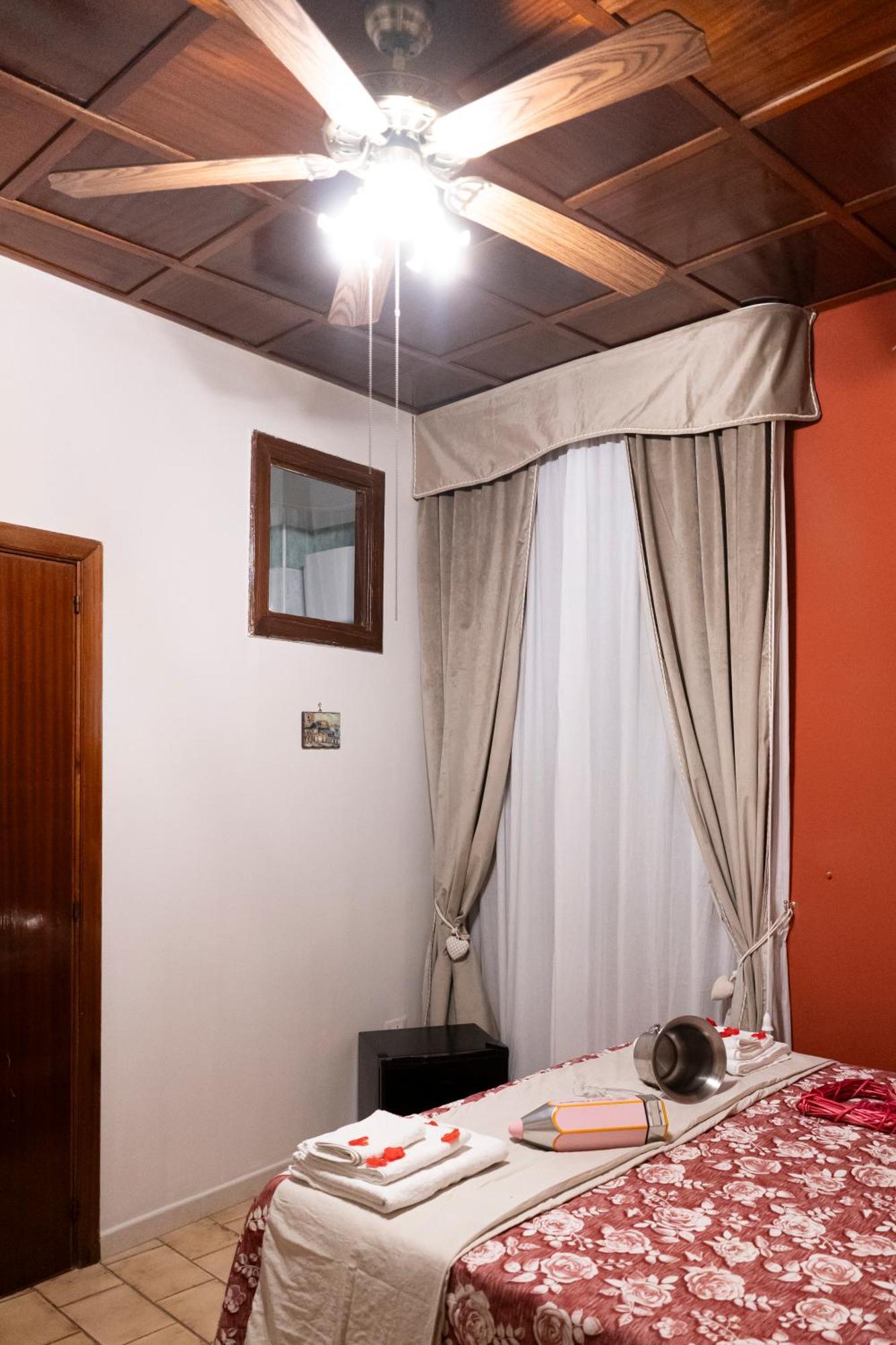 Affitta Camera Don Vittorio - Napoli Portacapuana Bagian luar foto